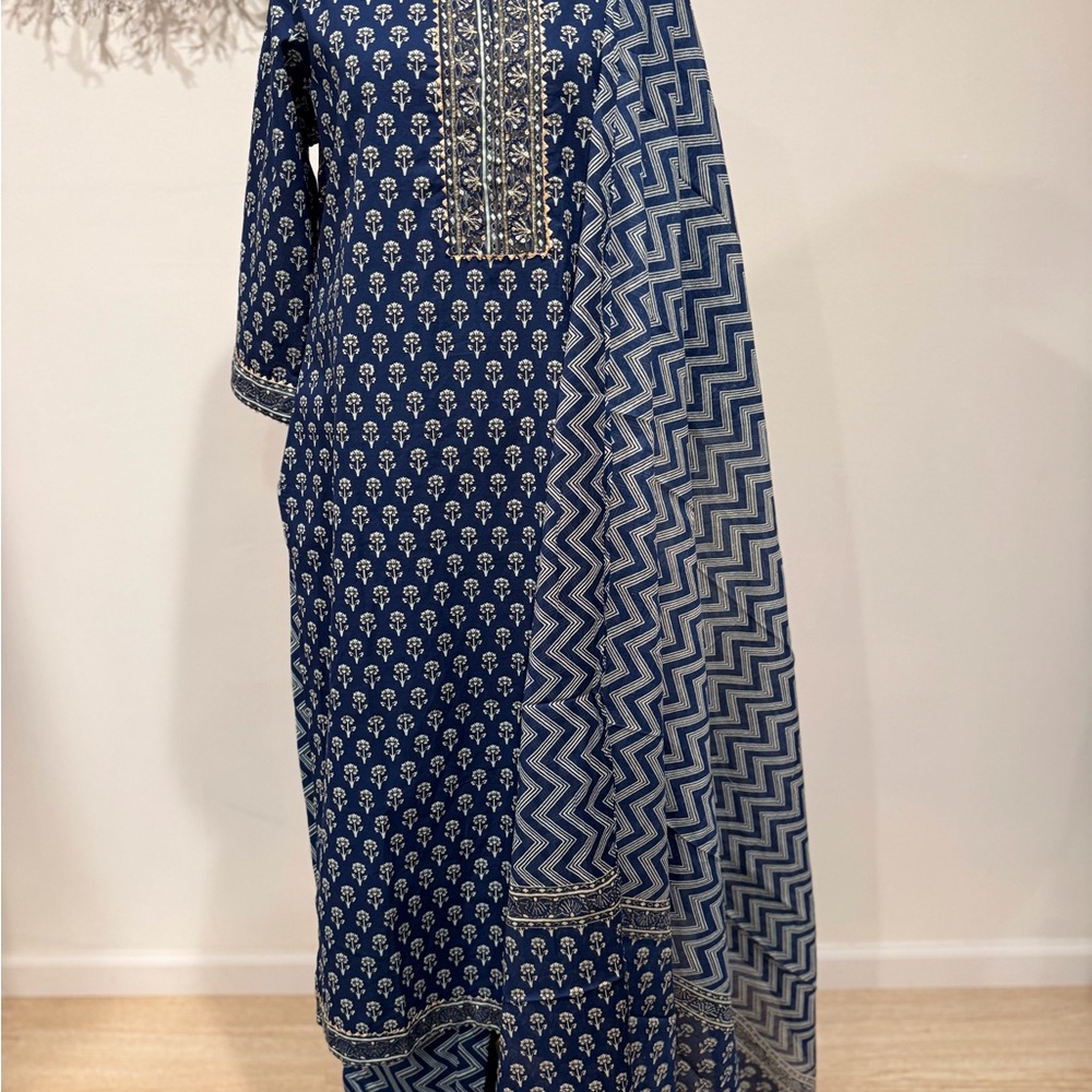 Elegant Blue Patterned Dress